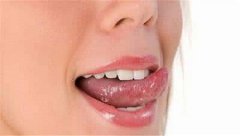反复性口腔溃疡的病因是什么？